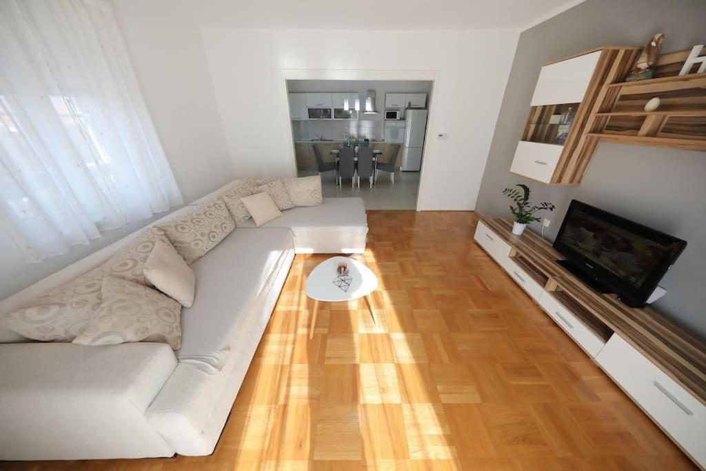 Luxury Apartment Petra With Private Pool ザダル エクステリア 写真