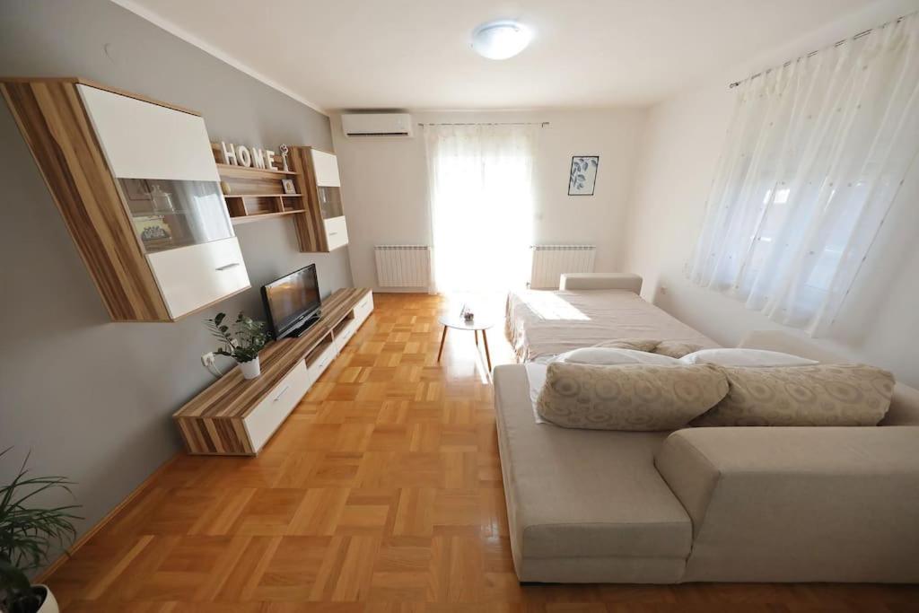 Luxury Apartment Petra With Private Pool ザダル エクステリア 写真