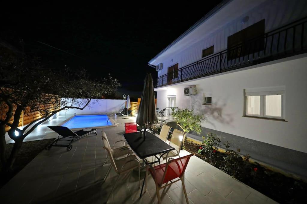 Luxury Apartment Petra With Private Pool ザダル エクステリア 写真