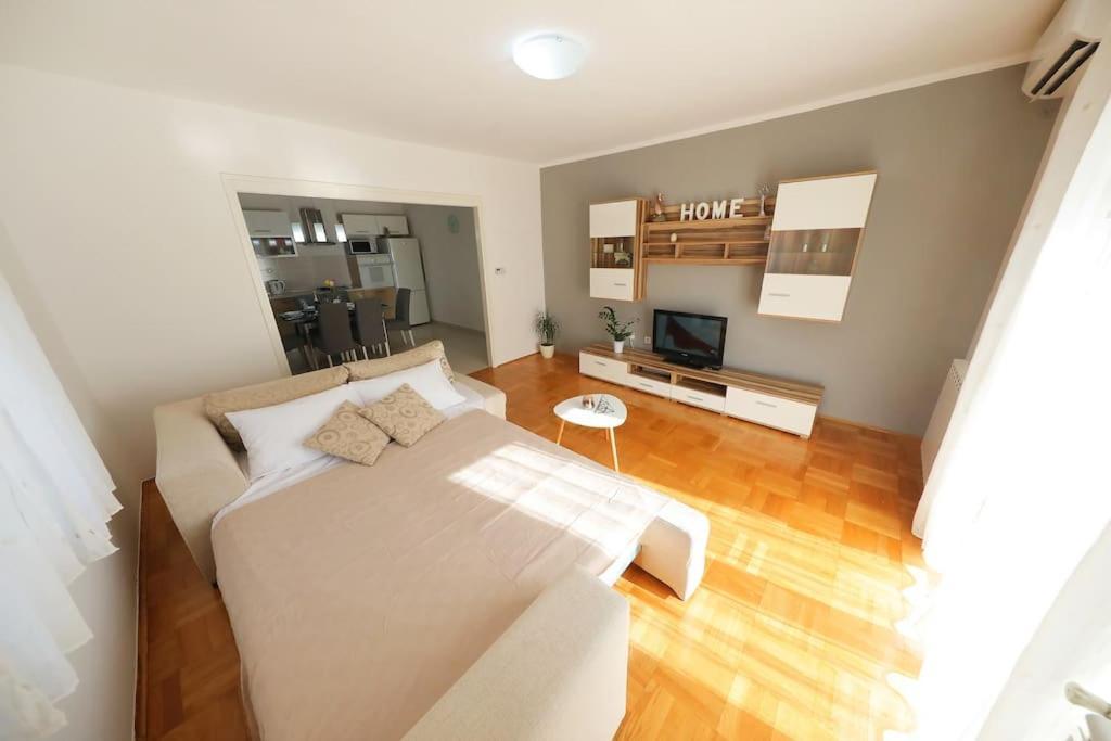 Luxury Apartment Petra With Private Pool ザダル エクステリア 写真