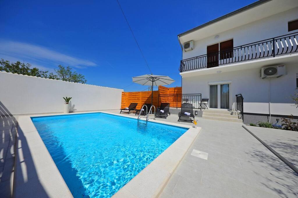 Luxury Apartment Petra With Private Pool ザダル エクステリア 写真