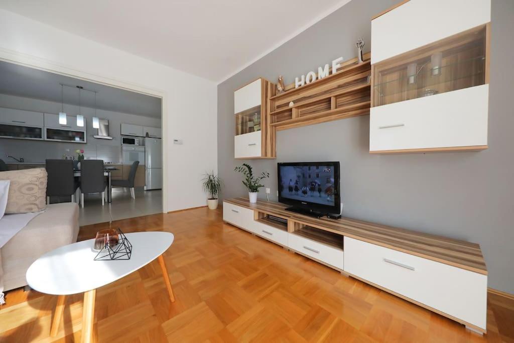 Luxury Apartment Petra With Private Pool ザダル エクステリア 写真