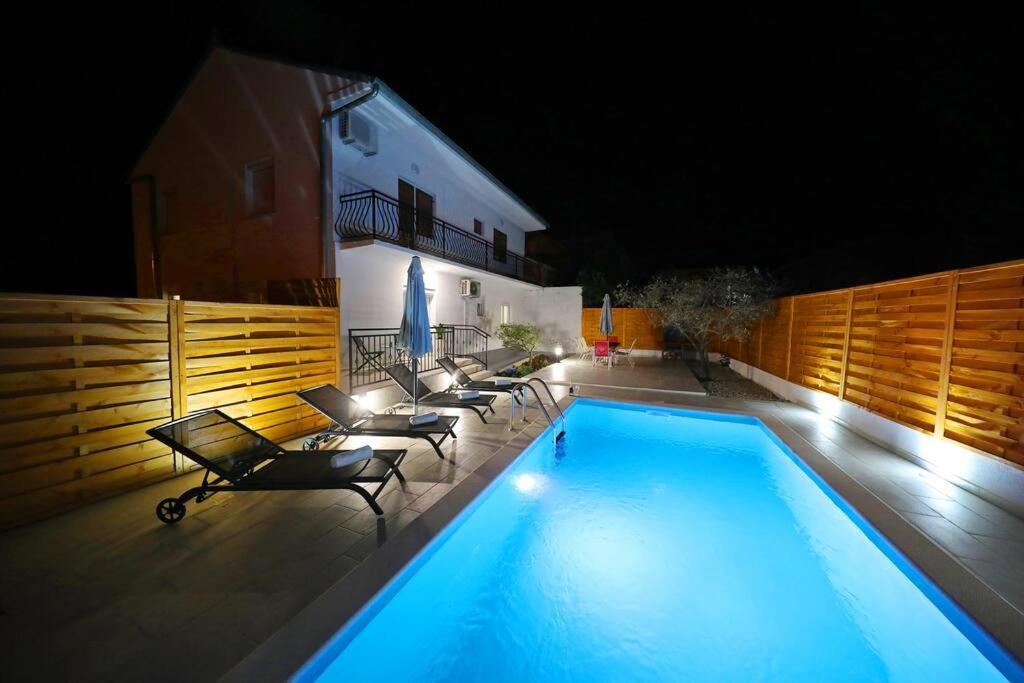 Luxury Apartment Petra With Private Pool ザダル エクステリア 写真