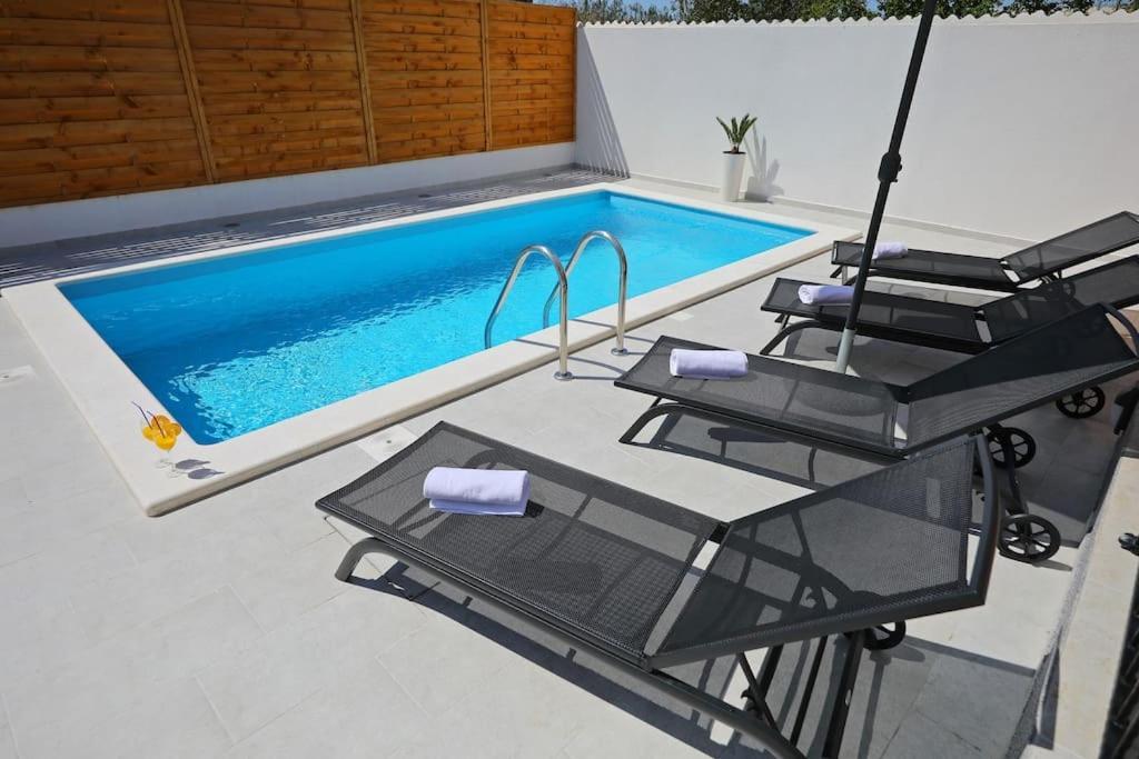 Luxury Apartment Petra With Private Pool ザダル エクステリア 写真