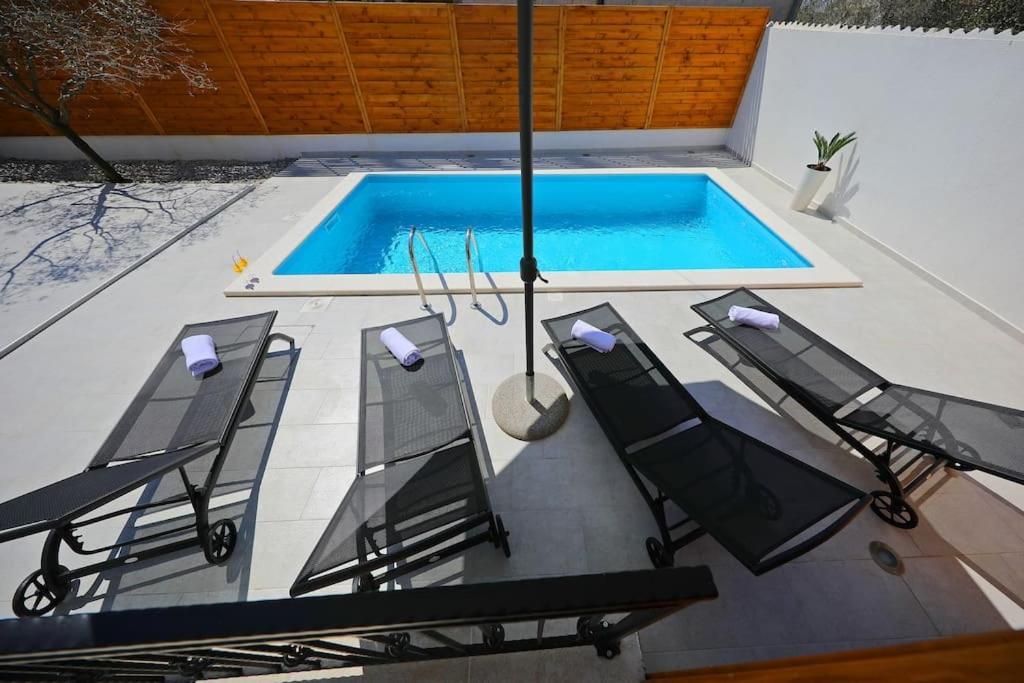 Luxury Apartment Petra With Private Pool ザダル エクステリア 写真