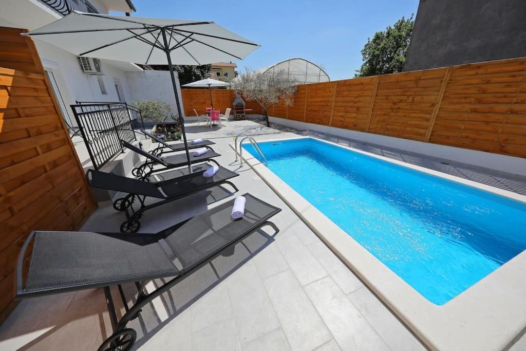 Luxury Apartment Petra With Private Pool ザダル エクステリア 写真